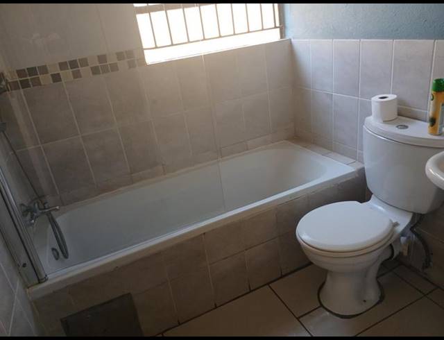 2 BEDROOM TOWNHOUSE FOR SALE IN HEATHERVIEW